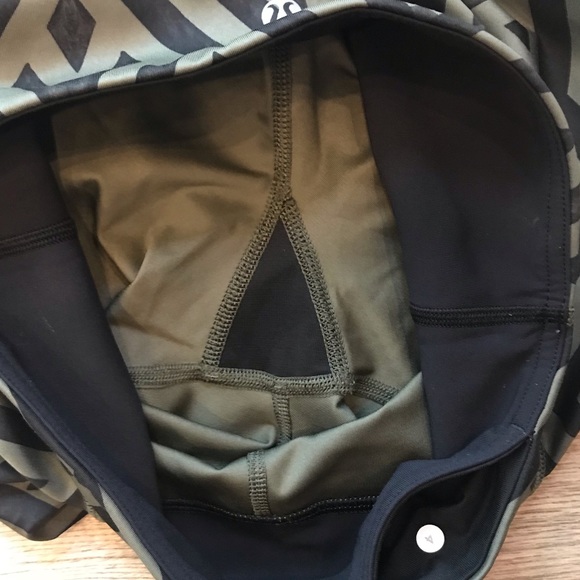 Lululemon Wunder Under Crop - Chevron Fatigue - Picture 5 of 8